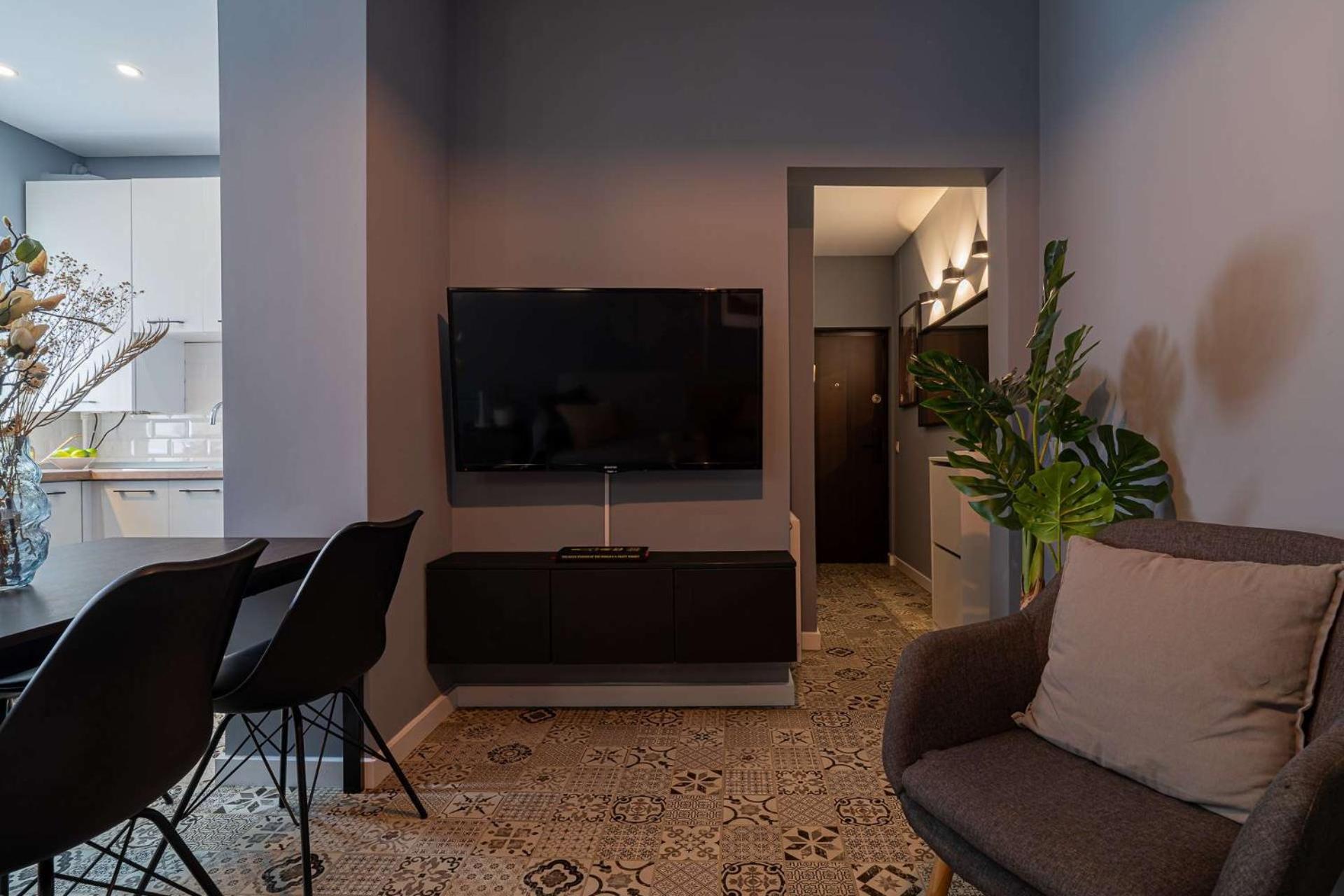 Chic Black & White 2Br Retreat On Dambovitei Bucharest Exterior photo